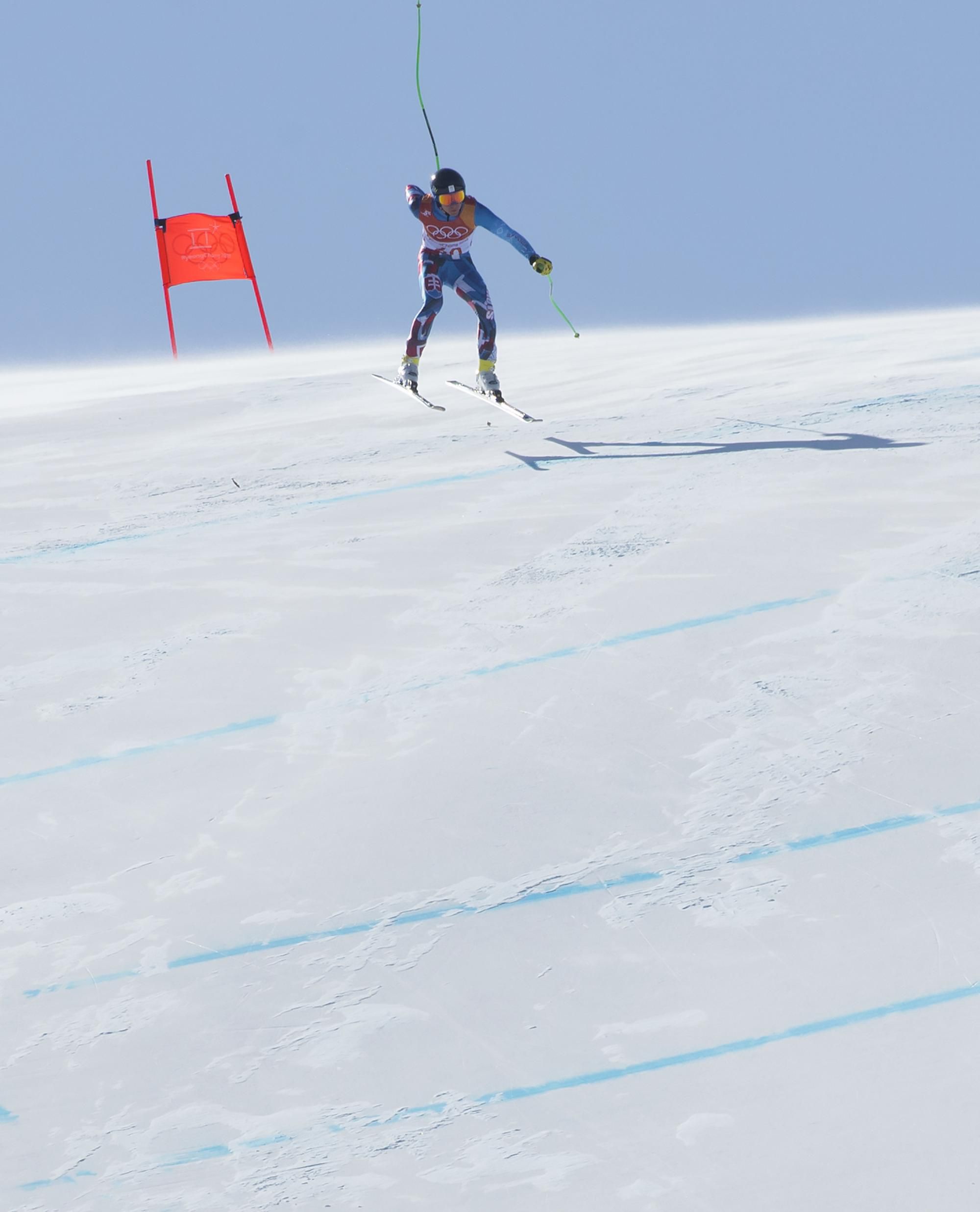 slovenský lyžiar Adam Žampa na trati zjazdu alpskej kombinácie mužov na zimných olympijských hrách v Pjongčangu