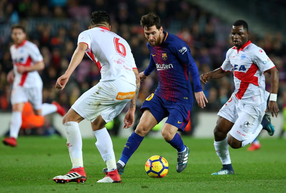 Leo Messi v zápase s Deportivom Alavés.