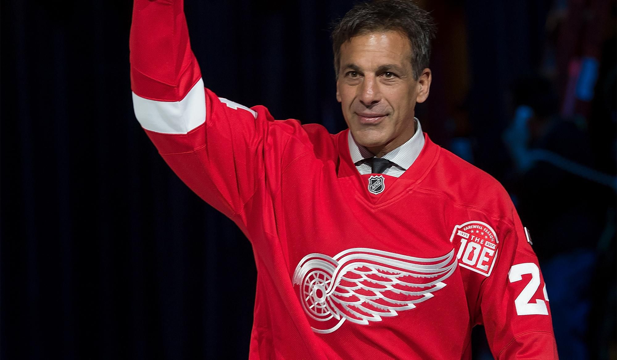 Chris Chelios kedysi obliekal v NHL dres Detroitu Red Wings.