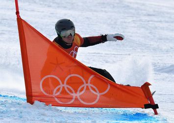V paralelnom obrovskom slalome mužov zlato pre Švajčiara Galmariniho