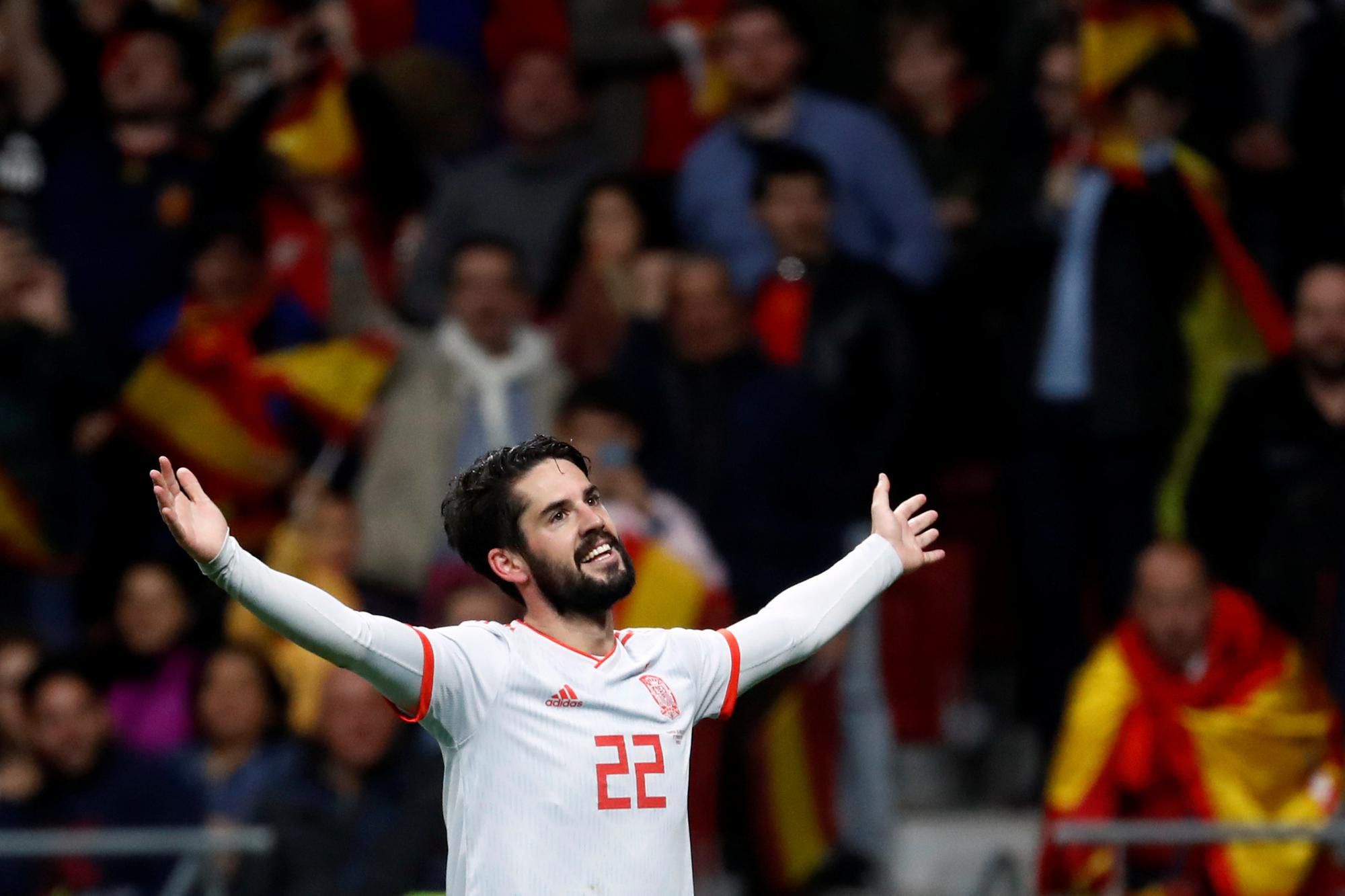 Isco v drese Španielska oslavuje hetrik