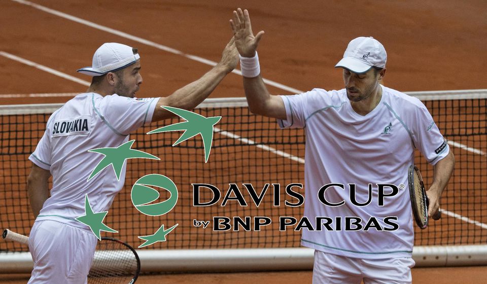 Davis Cup: Andrej Martin a vpravo Igor Zelenay.