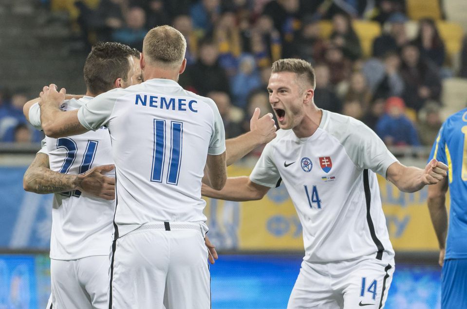 Slováci oslavujú stelený gól