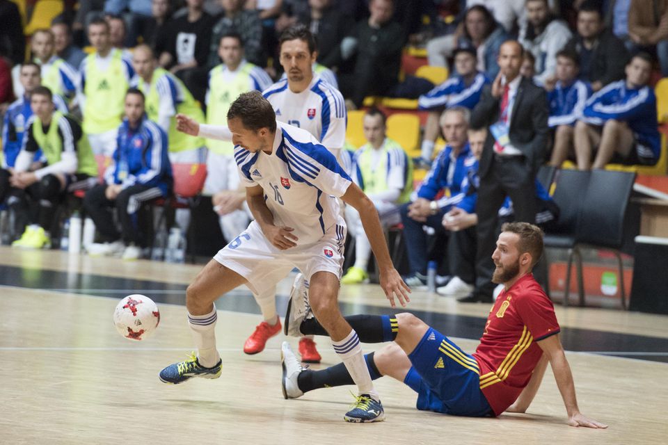 Slovenskí futsalisti v zápase proti Španielsku
