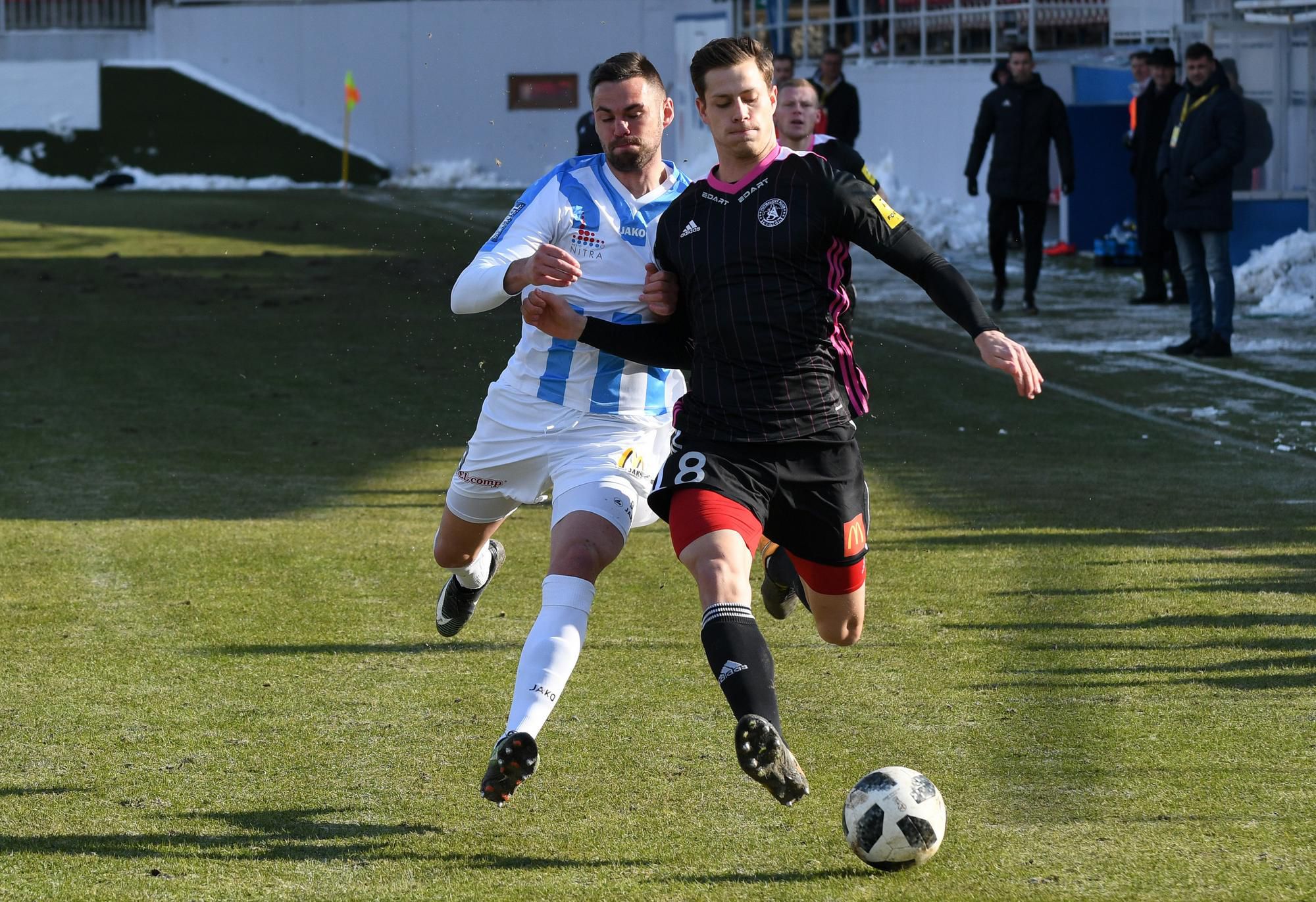 Róbert Valenta z Nitry (vľavo) a James Alexander Lawrence z Trenčína.