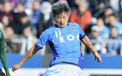 Futbalový „Jágr“ z Japonska nekončí, začína už svoju 33. sezónu kariéry