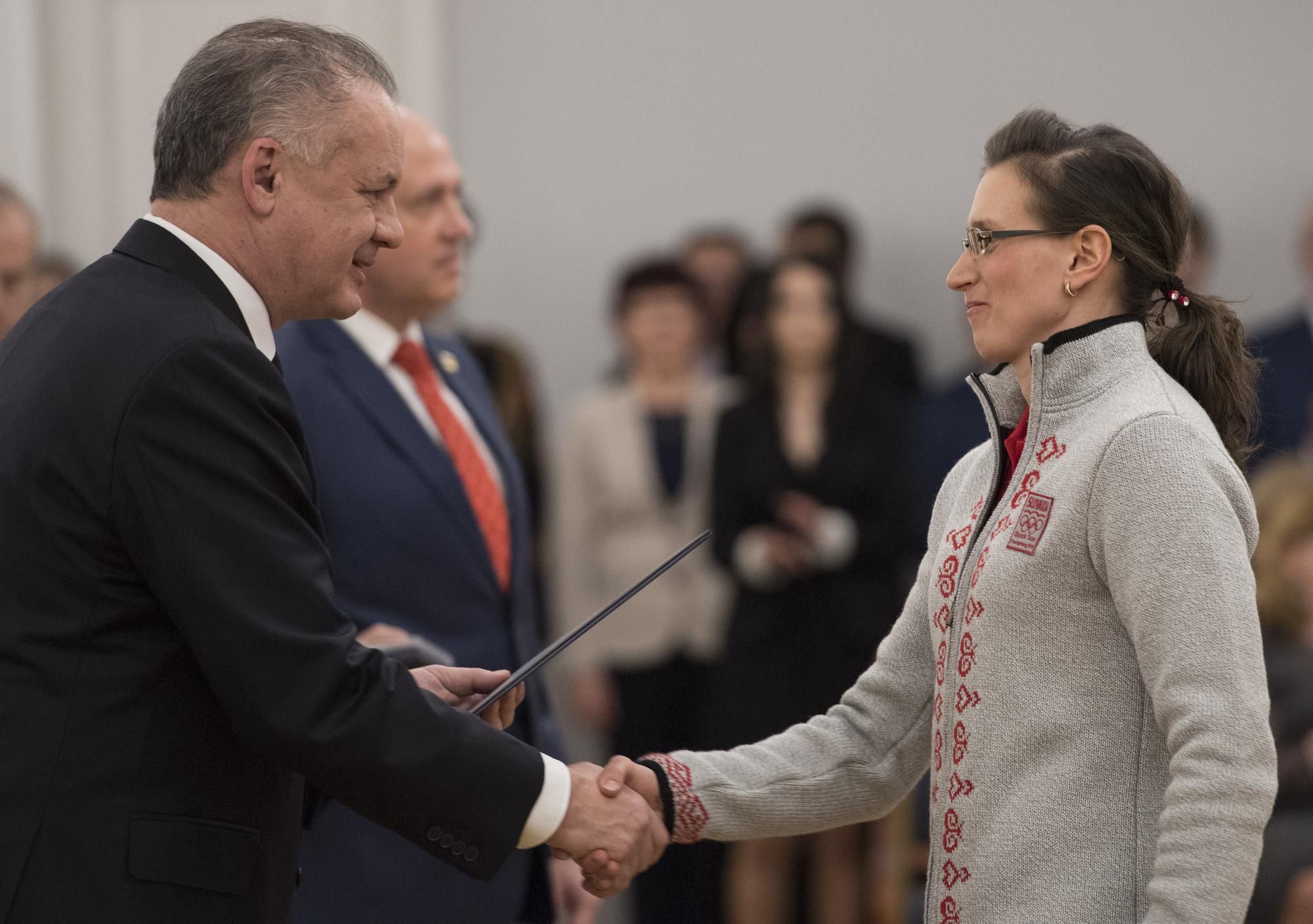 Prezident SR Andrej Kiska a bežkyňa na lyžiach Alena Procházková