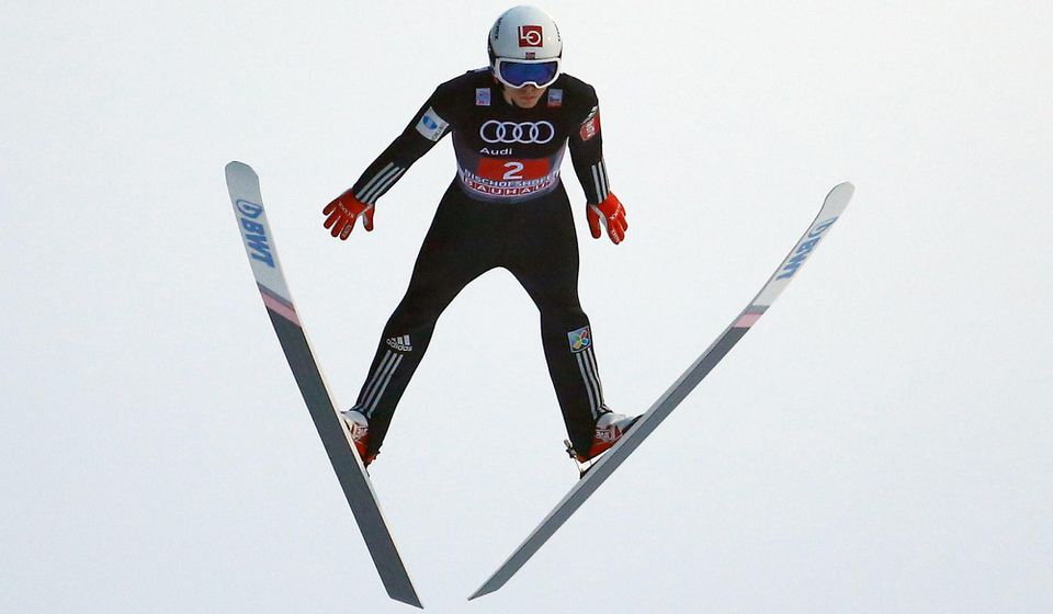 Nórsky skokan na lyžiach Johann André Forfang.