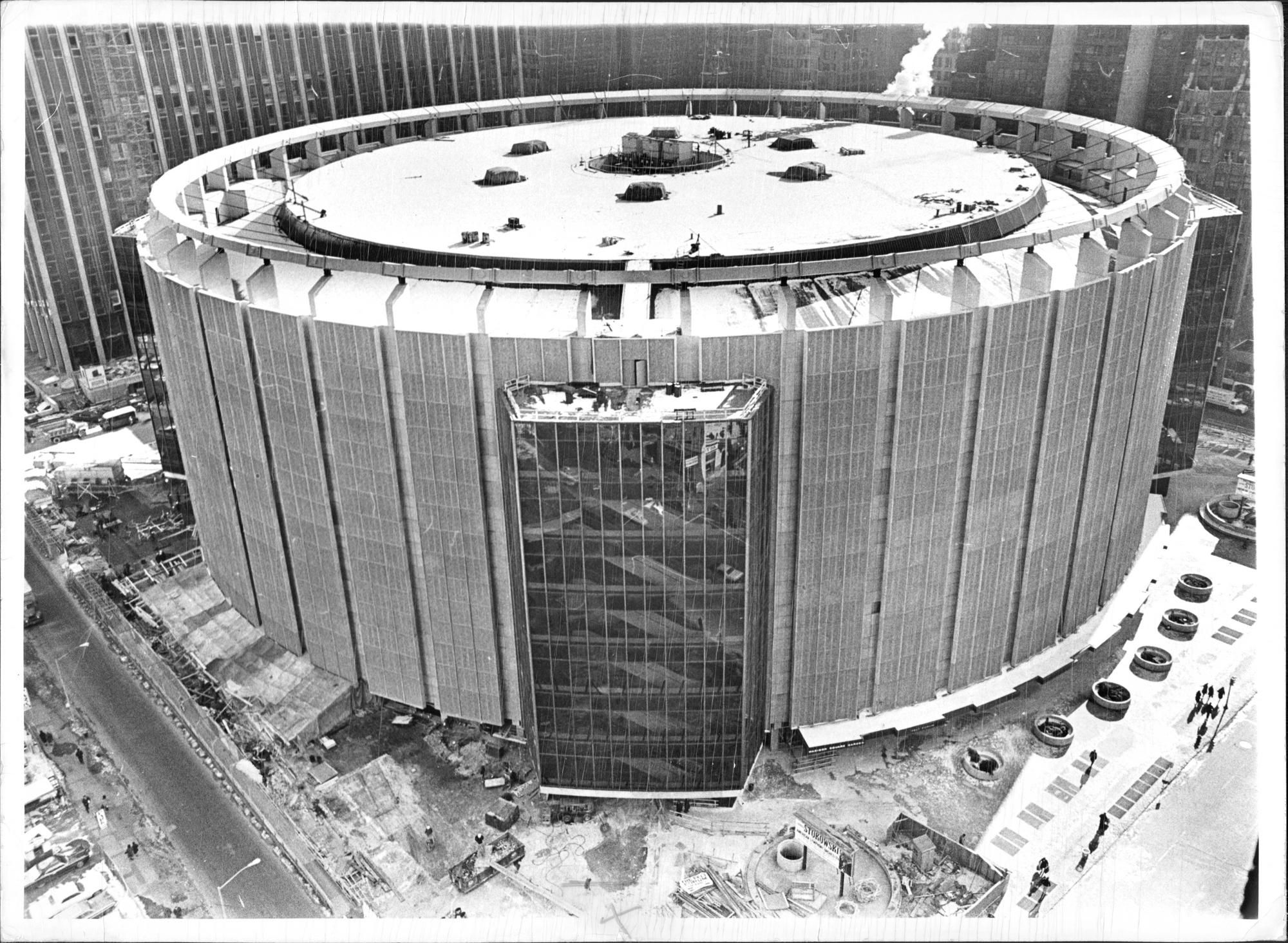 Výstavba Madison Square Garden.