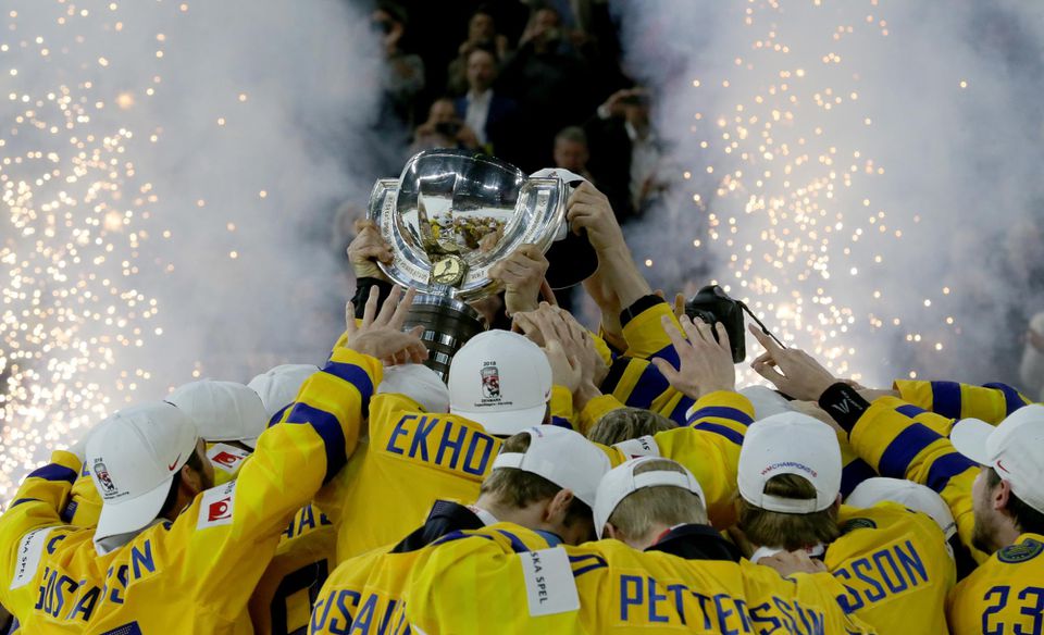 Švédski hokejisti obhájili titul majstra sveta v ľadovom hokeji.