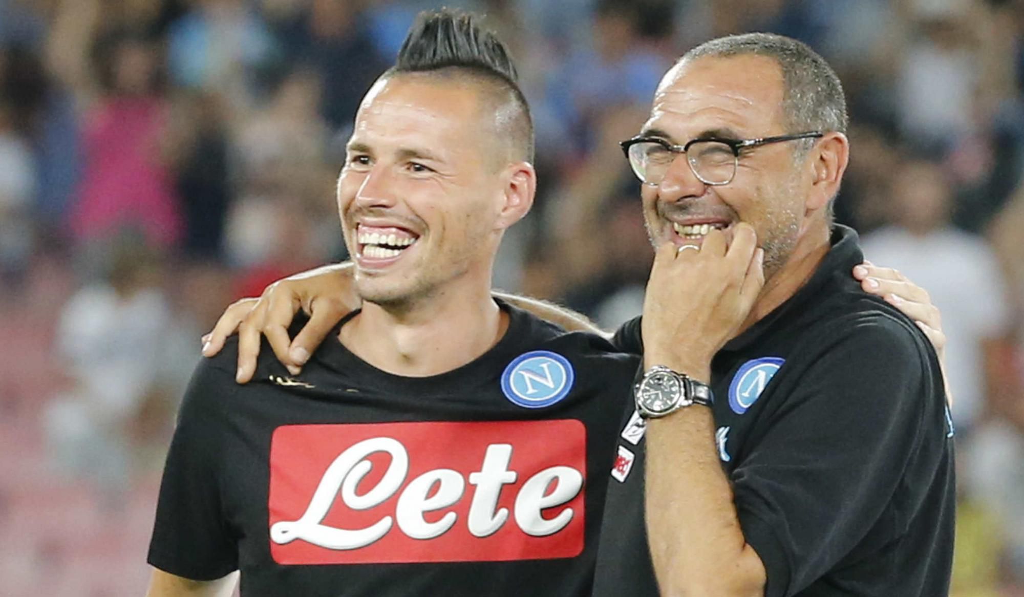 Kapitán SSC Neapol Marek Hamšík a tréner Maurizio Sarri.