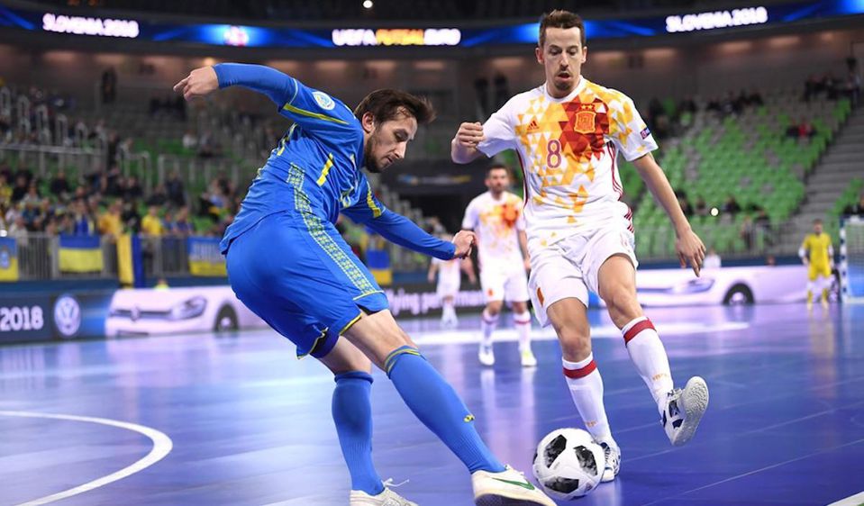 Futsalisti Španielska a Ukrajiny.