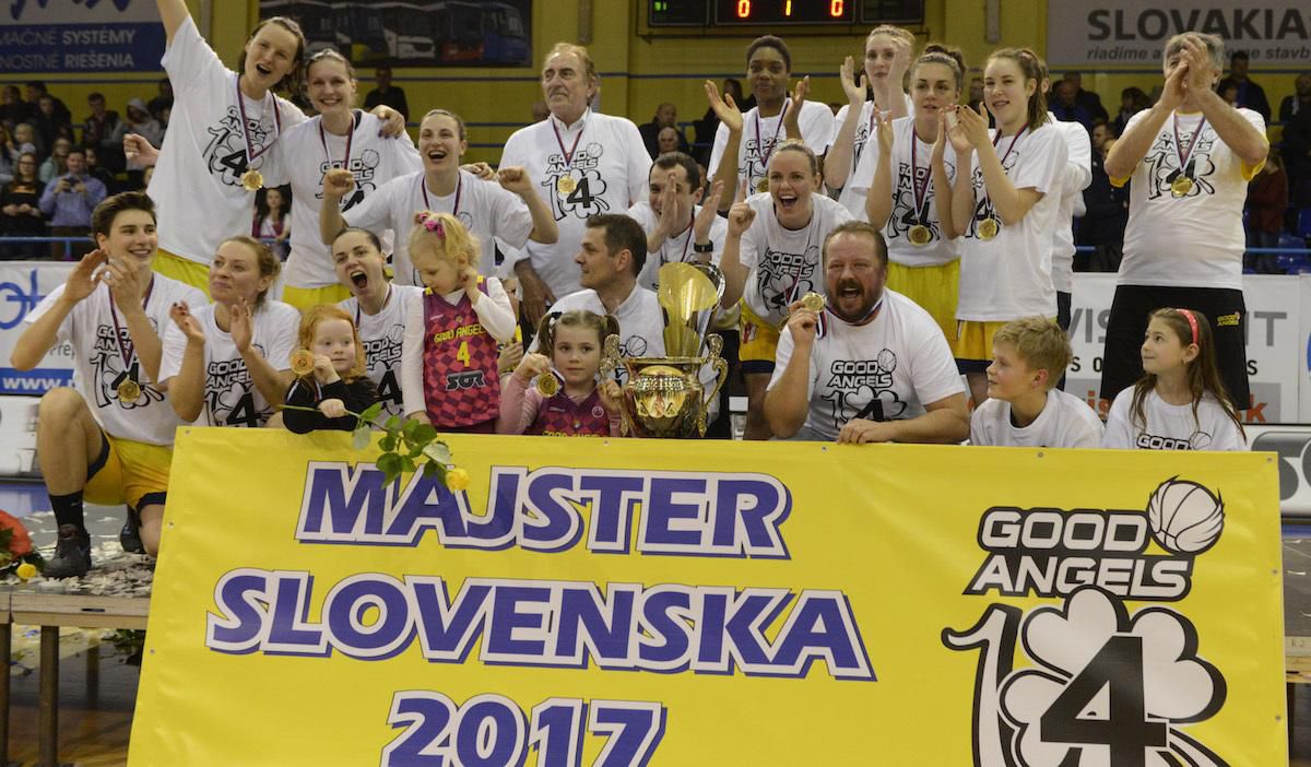 Radosť basketbalistiek Good Angels Košice zo 14. ligového titulu v rade.