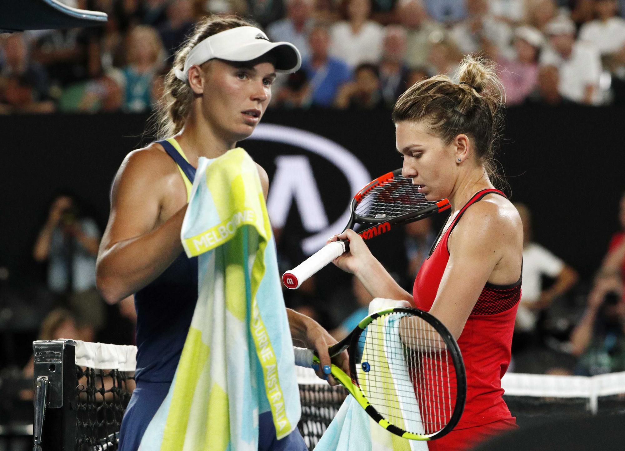 Caroline Wozniacka a Simona Halepová vo finále Australian Open.