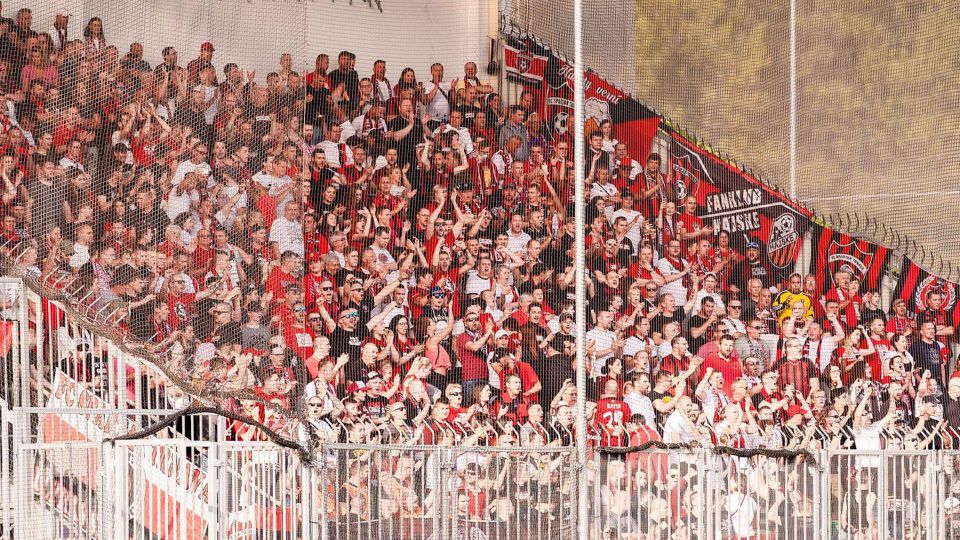 fanúšikovia Spartaku Trnava v sektore hostí