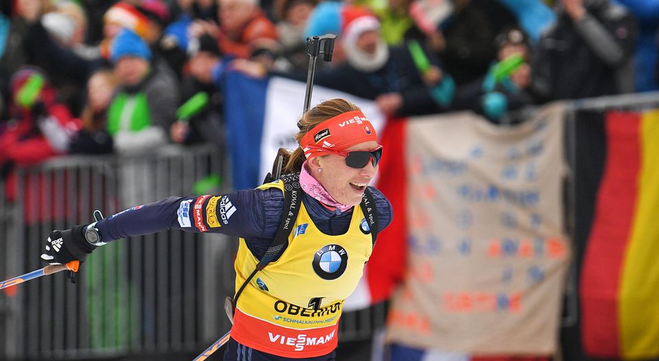 Slovenská biatlonistka Anastasia Kuzminová víťazí v stíhacích pretekov žien v rámci Svetového pohára.