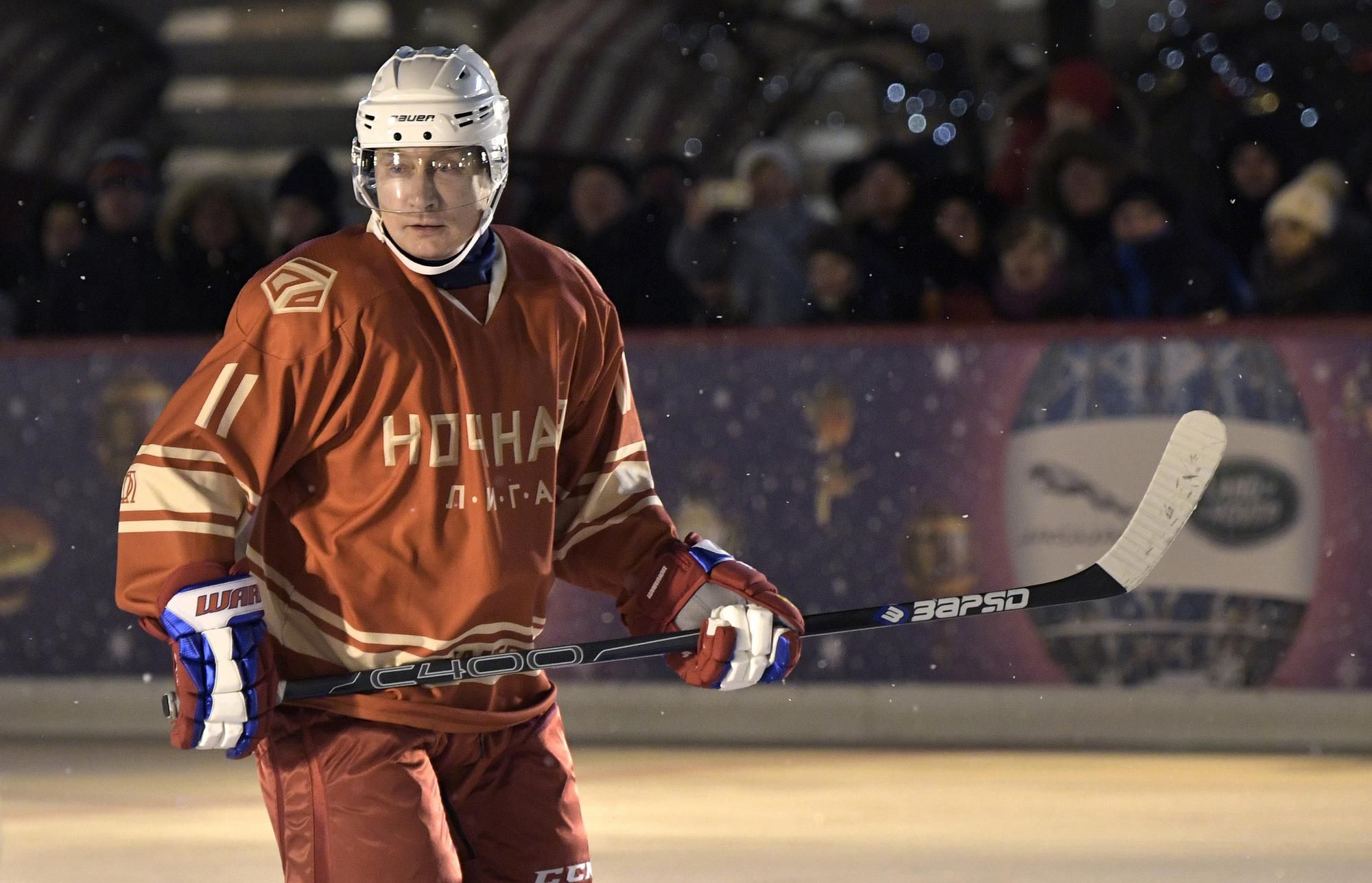Ruský prezident Vladimír Putin opäť predviedol svoje hokejové umenie.
