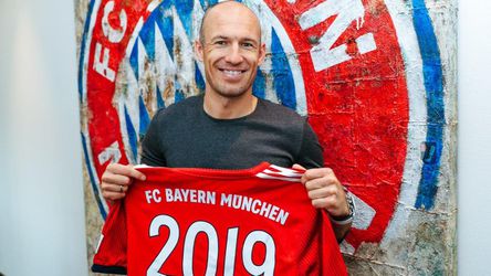 Robben a Rafinha spečatili dohodu s Bayernom podpismi zmlúv