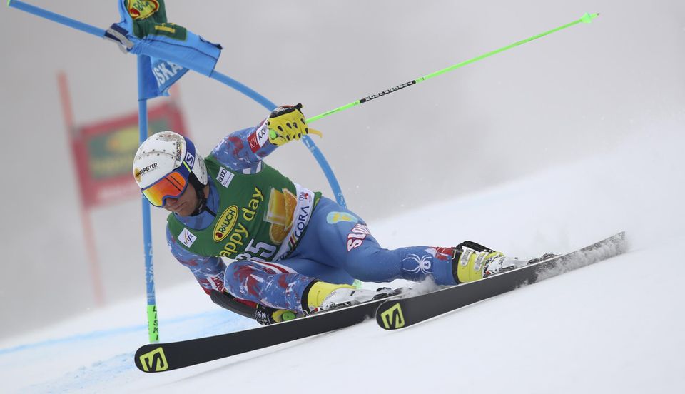 Adam Žampa v obrovskom slalome.