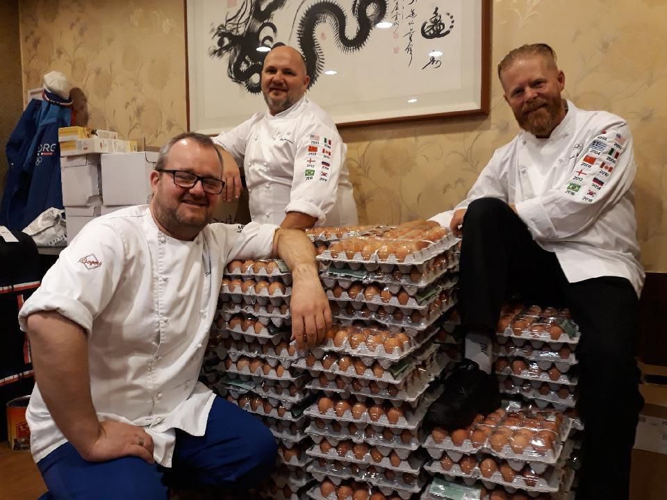 Nórski kuchári a vajcia.