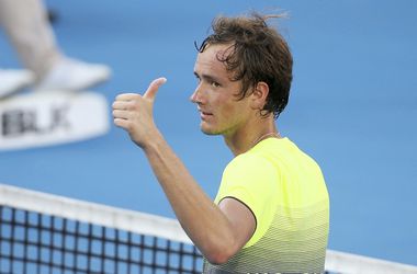 ATP Sydney: Medvedev a de Minaur do finále