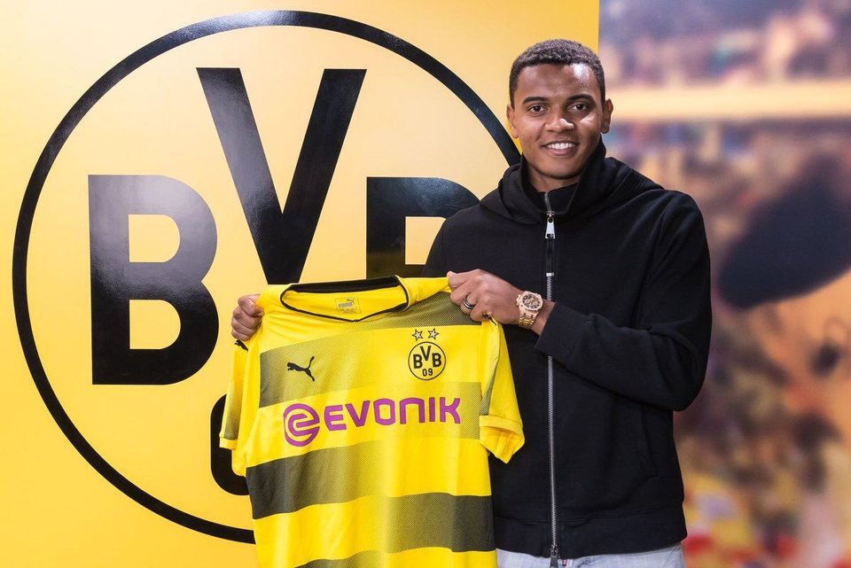 Nová posila Borussie Dortmund Manuel Akanji.