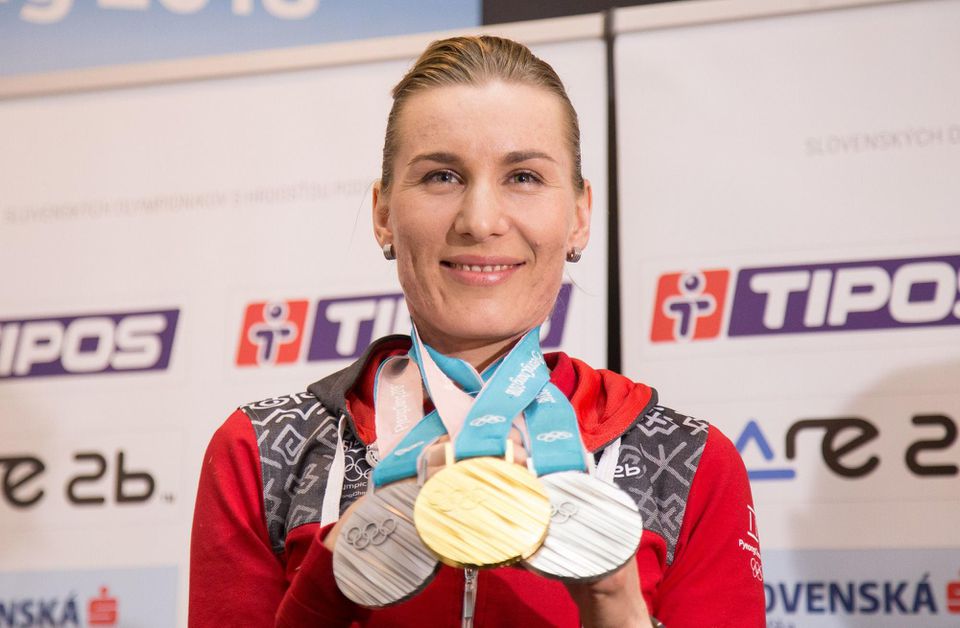 Anastasia Kuzminová s tromi medailami zo ZOH 2018 v Pjončangu