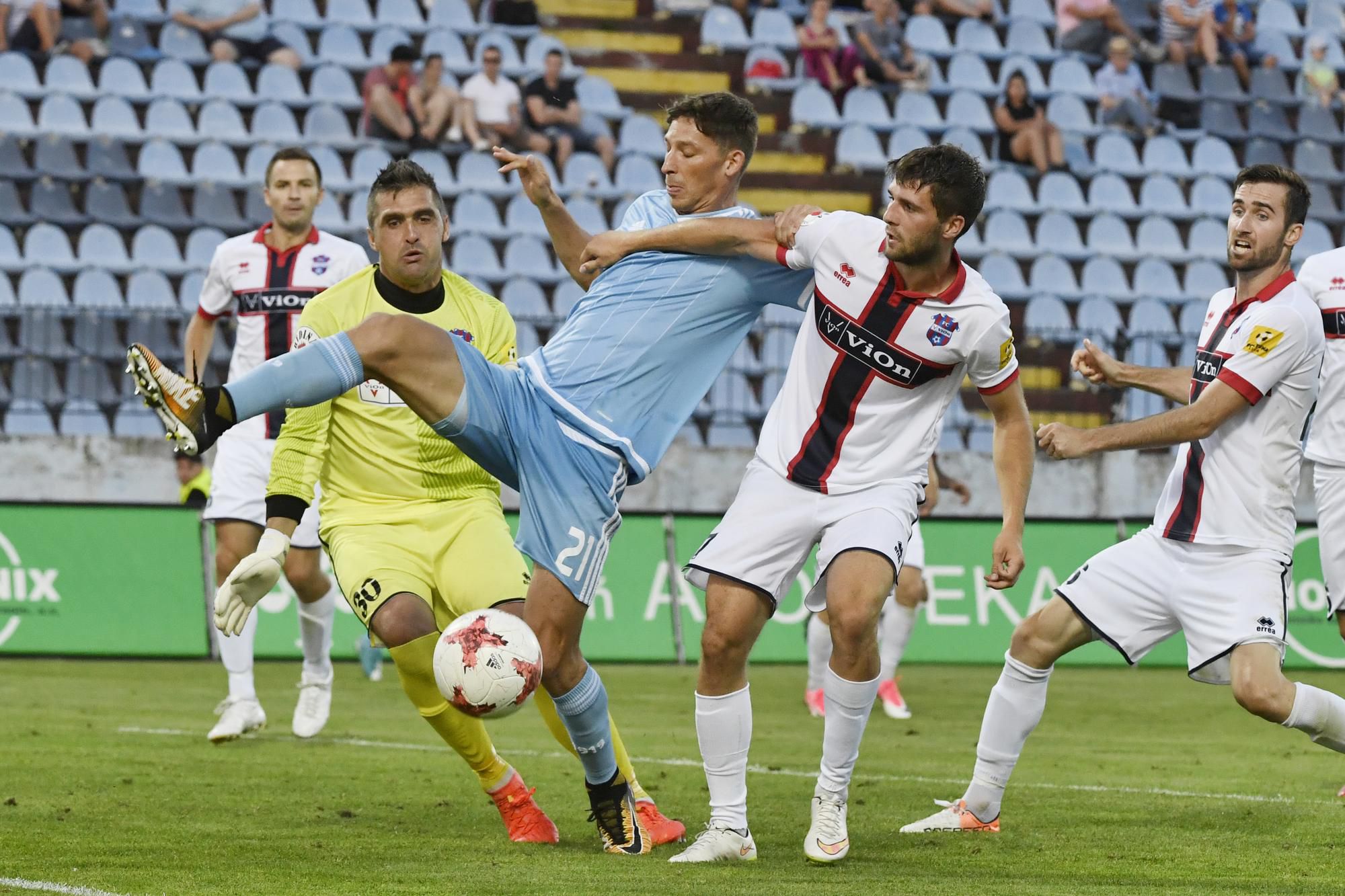 ŠK Slovan Bratislava - FC ViOn Zlaté Moravce - Vráble (Pavel Kováč, Filip Hološko, Timotej Záhumenský, Miloš Nikolič)