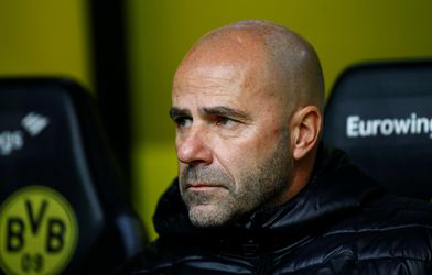Peter Bosz zostane vo funkcii trénera Borussie Dortmund