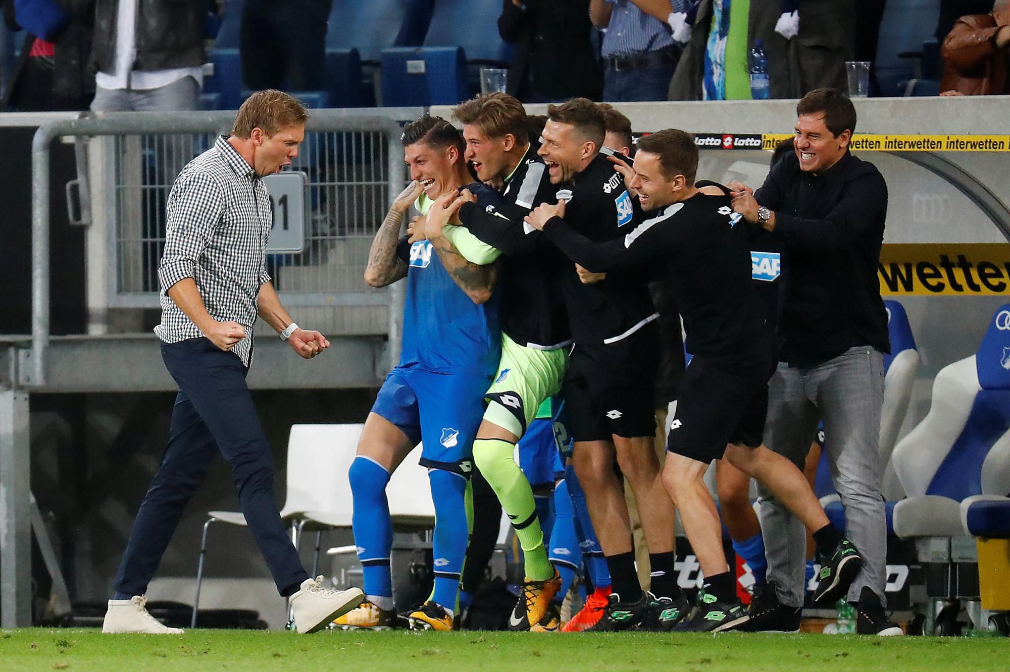 Julian Nagelsmann oslavuje gól do siete Bayernu