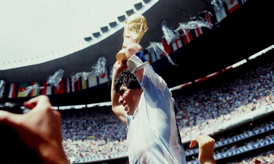 Diego Maradona oslavuje titul majstrov sveta z roku 1986