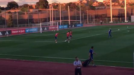 Video: Piqué už nie je v španielskom drese vítaný, na tréningu ho vypískali