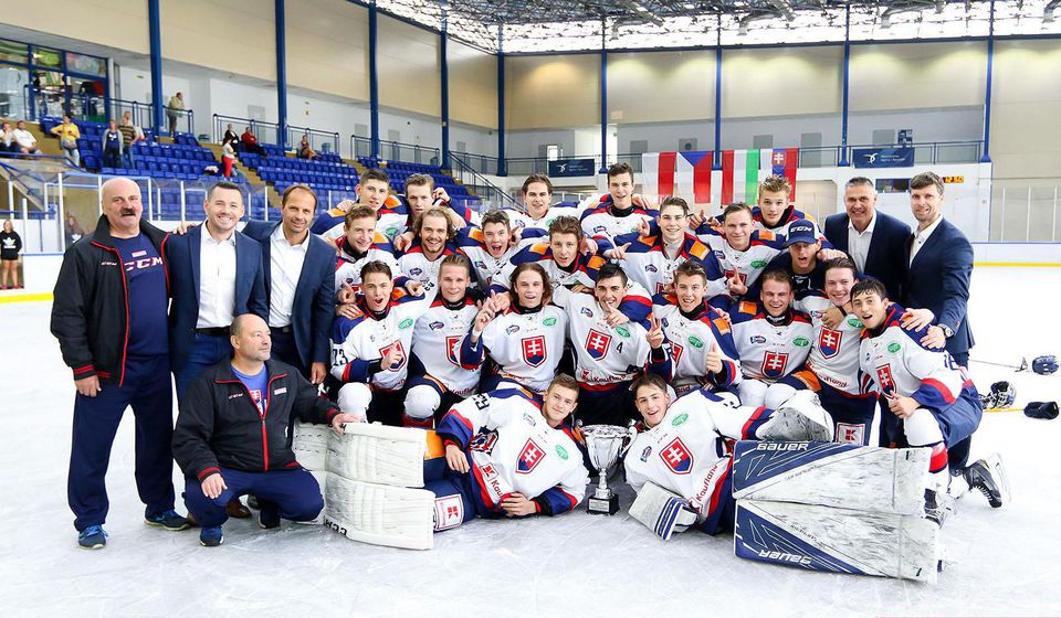 Slovenská hokejová reprezentácia do 18 rokov ovládla Turnaj olympijských nádejí v poľskej Varšave