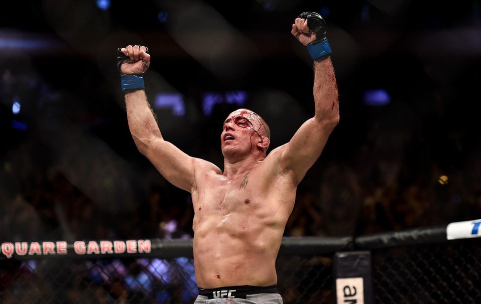 Zápasník UFC Georges St-Pierre pri víťazstve