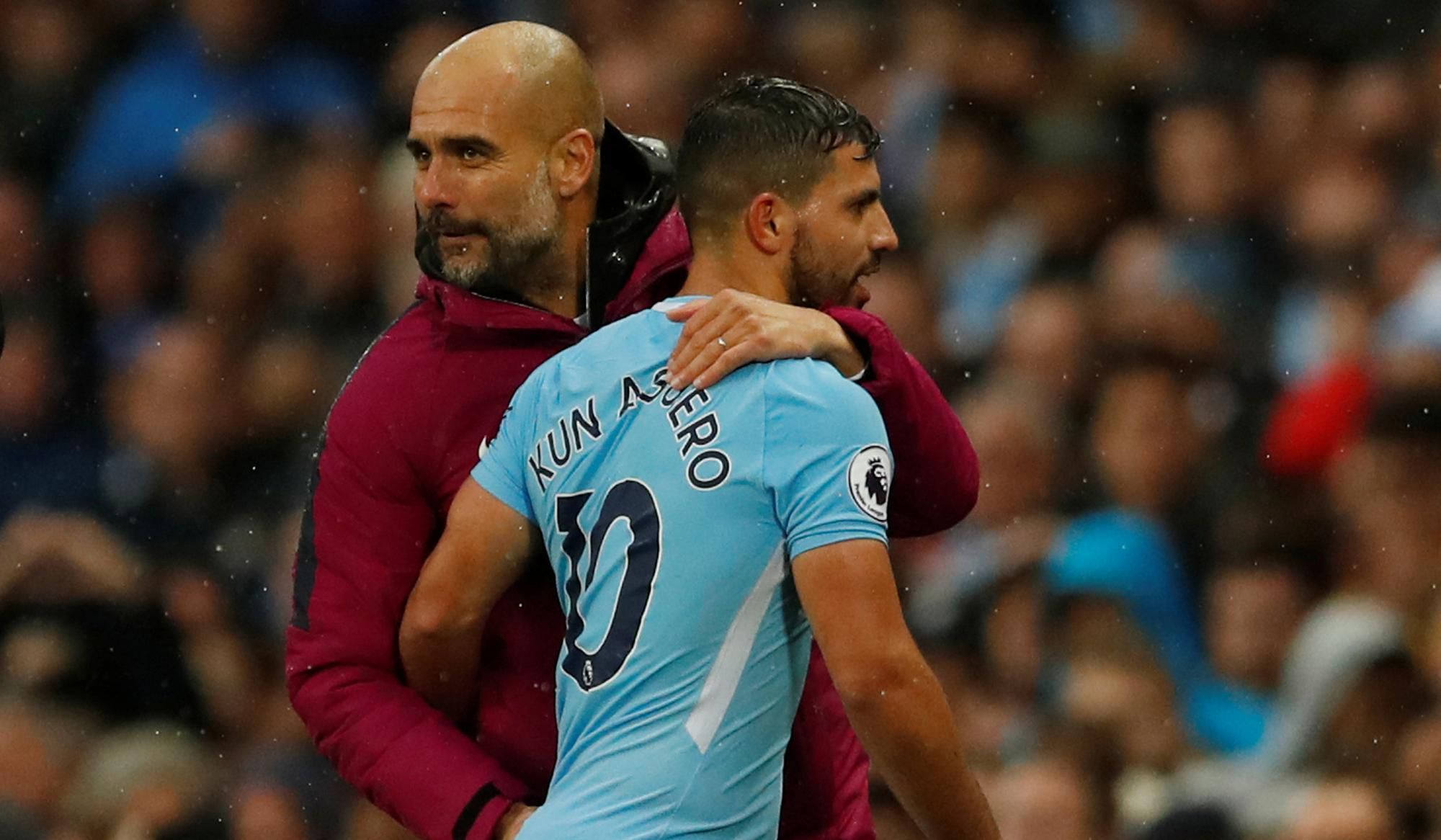 Pep Guardiola a Sergio Aguero.