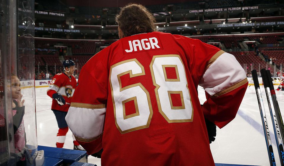 Jaromír Jágr mení slnečnú Floridu za kanadský tím Calgary Flames.