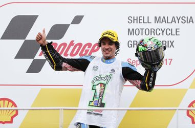 Moto2: Taliansky pretekár F. Morbidelli oslavuje titul majstra sveta