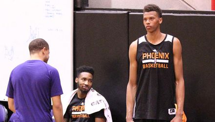 NBA: Mladý Parížan Keita nastúpi za Phoenix Suns