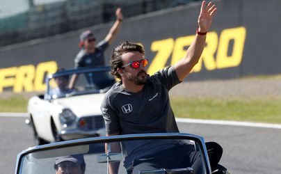 Španielsky veterán Fernando Alonso pokračuje v službách McLarenu