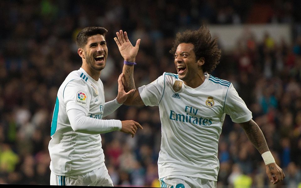 Marco Asensio a Marcelo z Realu Madrid sa tešia z gólu