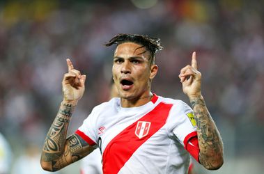 Peruánsky kapitán Guerrero dopoval, FIFA ho suspendovala