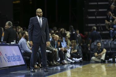 NBA: Memphis po ôsmich prehrách za sebou odvolal trénera Fizdalea