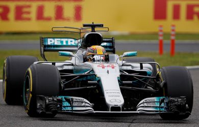 VC Japonska: Kvalifikáciu ovládol Hamilton s rekordom, Vettel druhý
