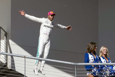 Veľká cena USA: Lewis Hamilton sa priblížil k štvrtému titulu majstra sveta