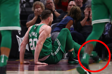 Hrôzostrašné zranenie v NBA! Hráči i diváci sa na to nedokázali pozerať