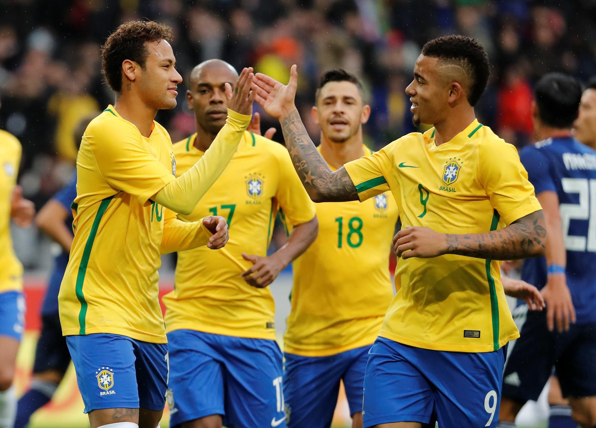 Neymar a Gabriel Jesus v drese Brazílie