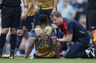 Danny Welbeck bude Arsenalu pre zranenie chýbať tri týždne