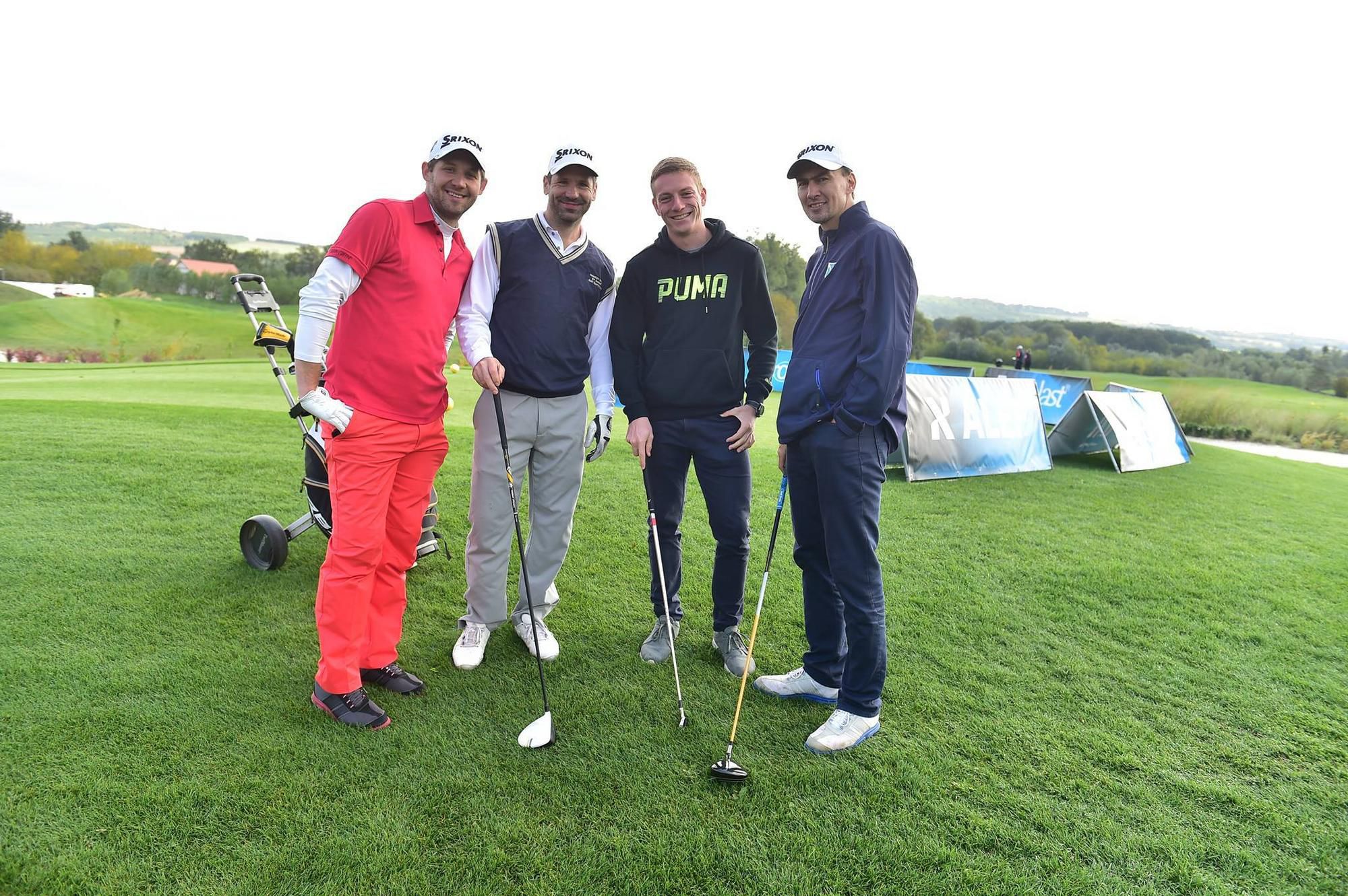 Ján Lašák, Rastislav Pavlikovský, Ján Volko a Miroslav Šatan počas golfového turnaja.