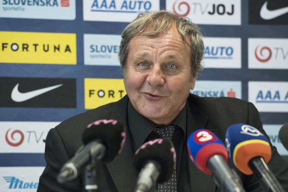 tréner slovenskej futbalovej reprezentácie Ján Kozák