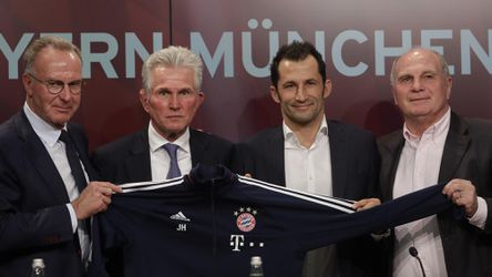 Bayern Mníchov predstavil nového trénera, Heynckesa predsvedčil k návratu aj pes
